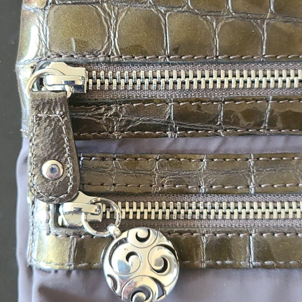 NEW Brighton Go Go Messenger Bag - Picture 8 of 10